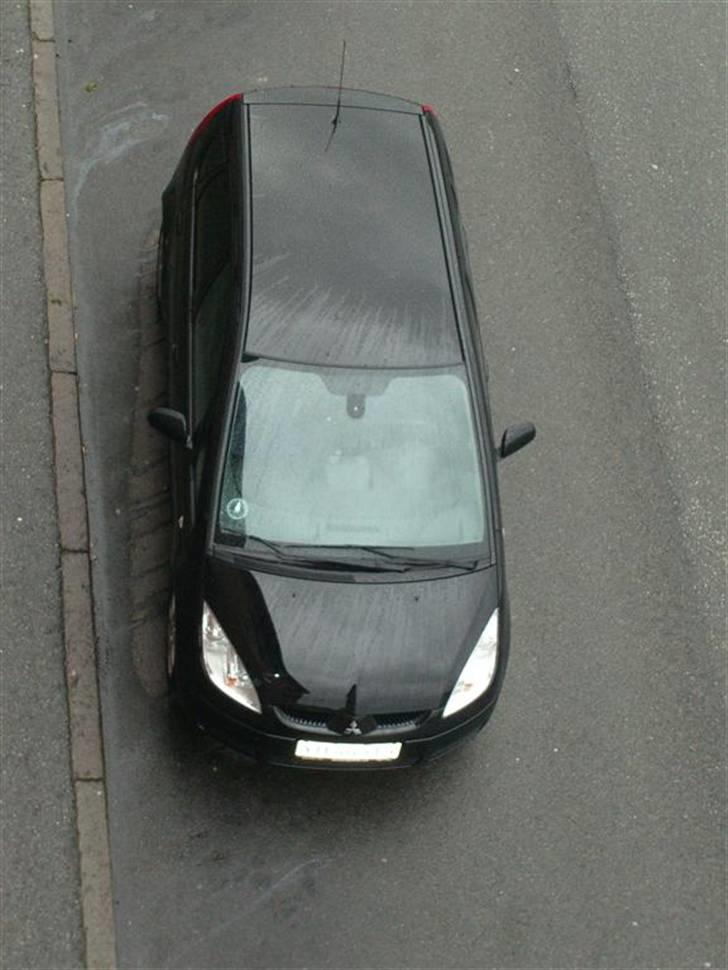 Mitsubishi Colt Coolpack - View af bilen fra lejligheden billede 8