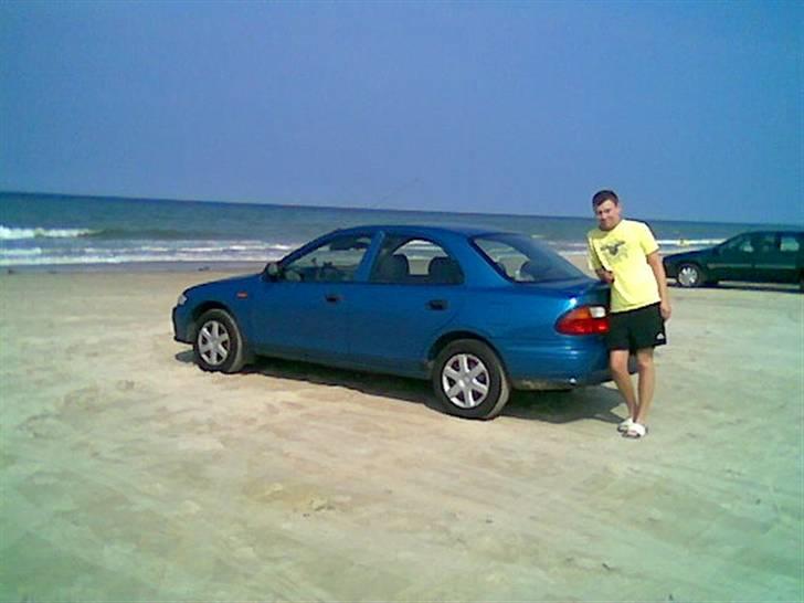 Mazda 323 sedan billede 4