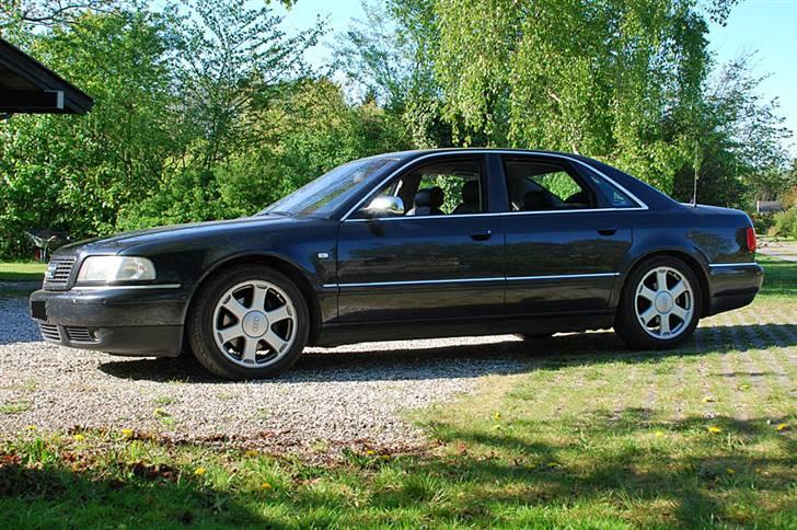Audi A8  4,2 Quattro billede 2