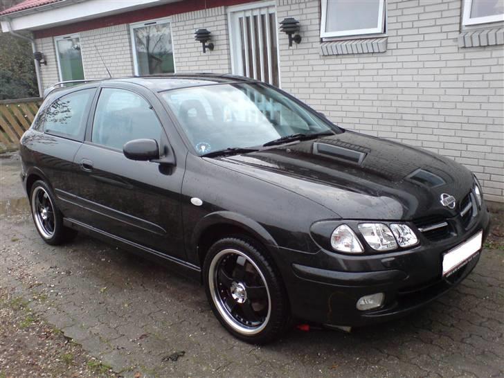 Nissan Almera - Sådan så den ud før skørtsættet kom på billede 2