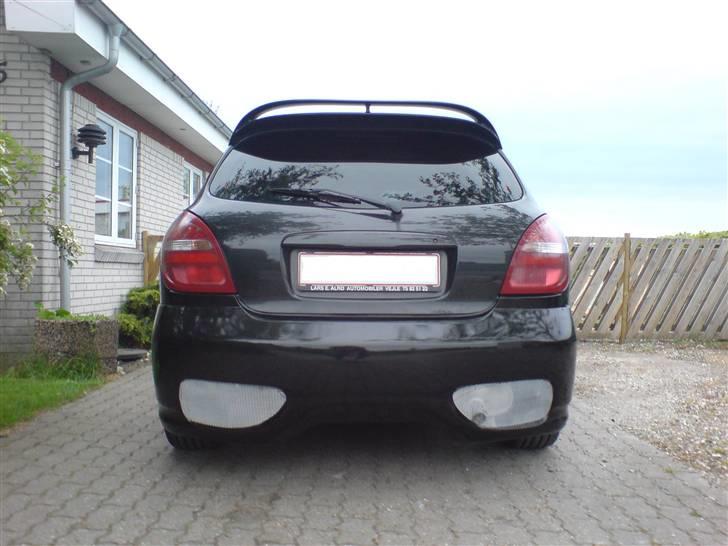 Nissan Almera - Røven ;-) billede 3