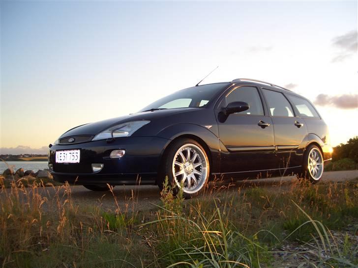 Ford Focus 1.6 Trend / SOLGT billede 2