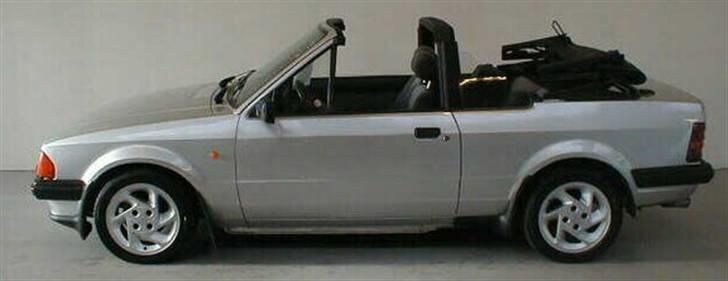 Ford Escort MK3 XR3I Cabriolet - Sådan så den ud før jeg malede den billede 5