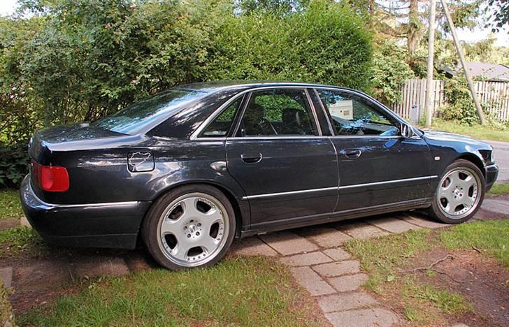 Audi A8  4,2 Quattro billede 6