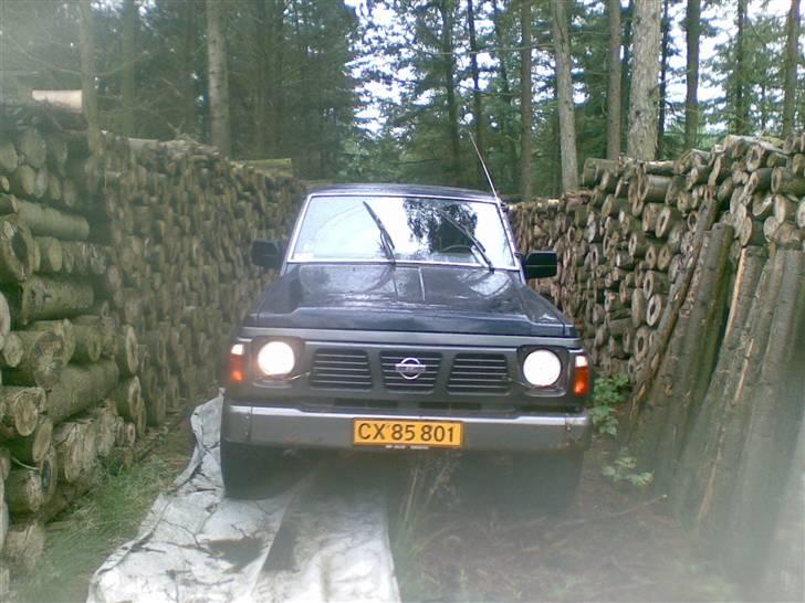 Nissan Patrol GR 2.8*SOLGT* - jo en smule pind har jeg da go tur i skoven billede 1