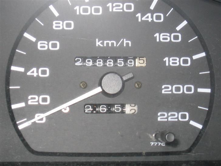 Nissan Sunny LX - SOLGT - Håbede på jeg kunne nå at runde 300.000 km inden jeg skulle skille mig af med den, men der mangler lige lidt.  billede 13