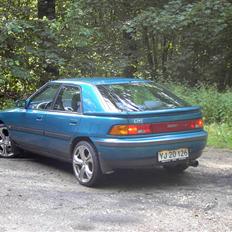 Mazda 323 F Solgt