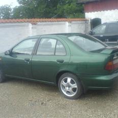 Nissan almera 1,6 SR