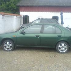 Nissan almera 1,6 SR