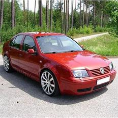 VW   Bora V5 * SOLGT*