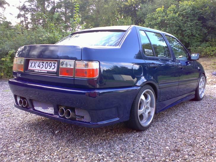 VW Vento 1.8 CL - SuperSport Dobbelt Duplex udstødning... Og ja, det hænger skævt endnu! billede 15