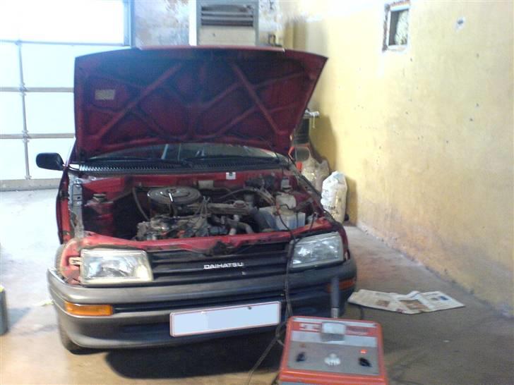 Daihatsu Charade - Projekt - Nykøb - Pump the hood! billede 2
