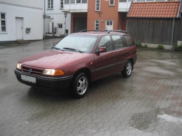 Opel Astra Club Solgt billede 1