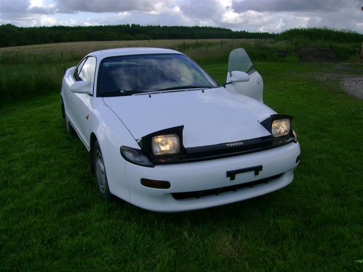 Toyota Celica 2.0 GTi (SOLGT) - Kig godt efter.... Chef himself sidder og flotter sig bag rettet ;-D billede 1