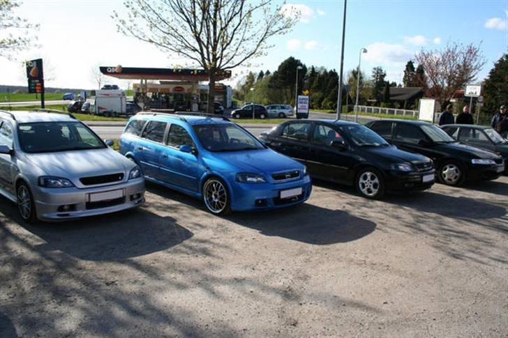 Opel Vectra B 2,5 V6 CDX - et lille opel træf på sjælland inden vi skulle i drive inn min bil længst til højre billede 11