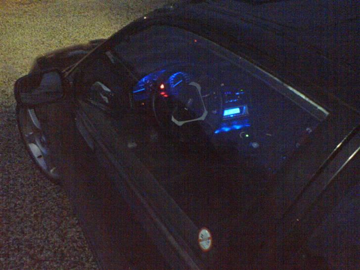 Honda CRX 1,6 16V - Gammel autoradio på billedet. billede 3