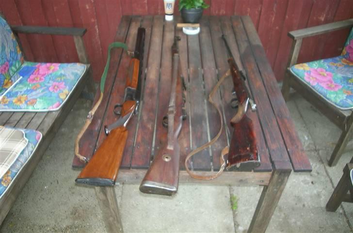 Hyundai Tucson "Afrodite" *Solgt* - Hyundai bilalarm på vognen og disse ved siden af.. Til jagt, eller biltyve :) billede 20