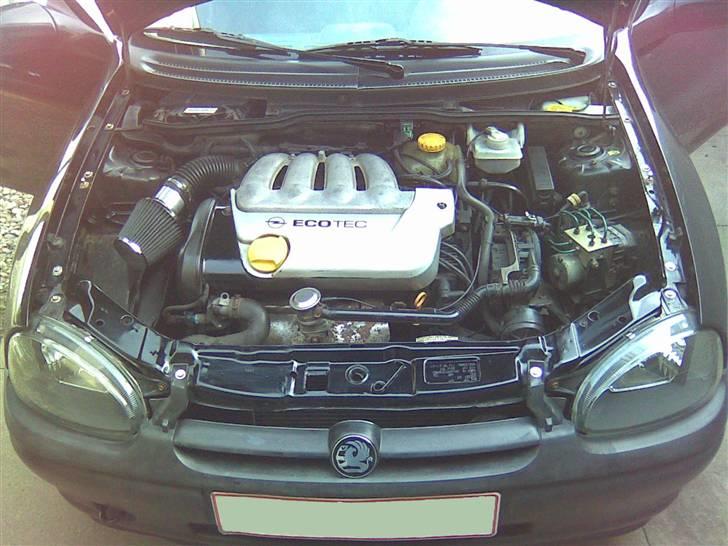 Opel Corsa B 1.4I 16v Sport - K&N filter på den lille vogn billede 3