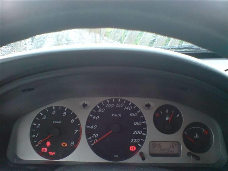 Nissan Almera - Alu-ringe ville nok pynte på det billede 8