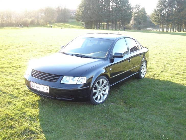 VW Passat 1,8 T SOLGT billede 1