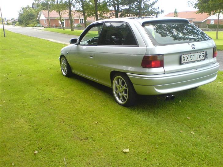 Opel Astra 1,6i 16v sport billede 4