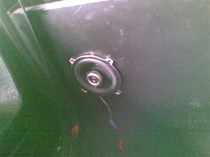 VW Polo van solgt - 2 stk 90W bag hvert sæde de spiller ret godt a der størelse billede 14