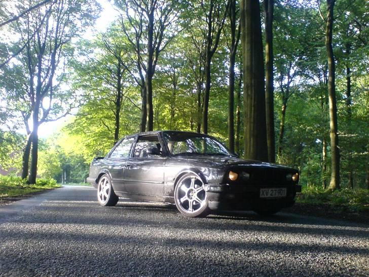 BMW 320i E30 Coupé (SOLGT) - Bad boy:) billede 15