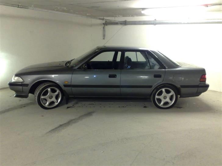 Toyota Carina *SOLGT* billede 1