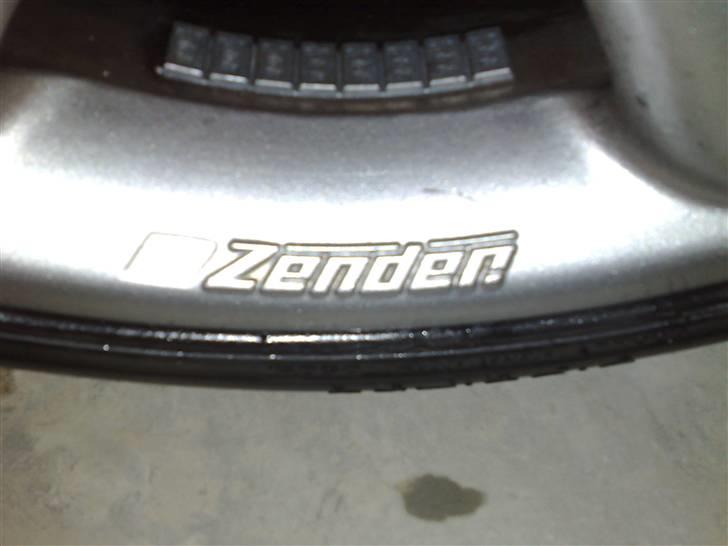 Toyota Carina *SOLGT* billede 4