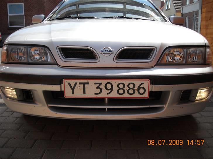 Nissan Primera si  - mine nye forlygter fra japan af. ser sku godt ud. sat på d.8/7/2009  billede 4