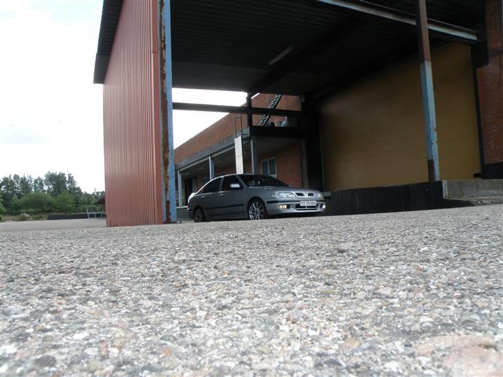 Nissan Primera si  - meget nedefra billede 11