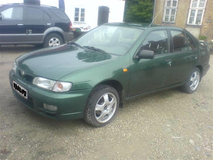 Nissan almera 1,6 SR billede 1