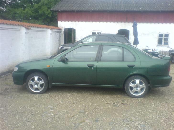 Nissan almera 1,6 SR billede 3