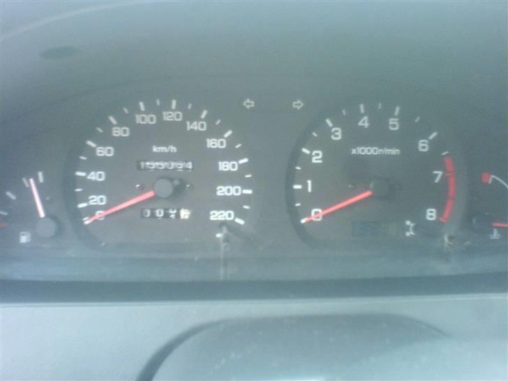 Nissan almera 1,6 SR - den har kørt 155000 billede 6