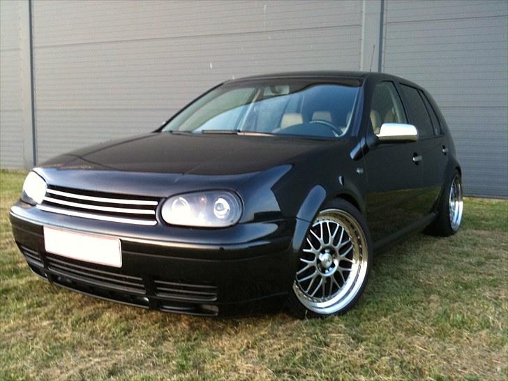 VW Golf IV - [SOLGT] - Sidder nu godt på den mine Rial Daytona billede 1