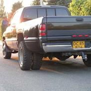 Dodge Ram 3500 DRW "SOLGT"
