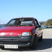 Renault Clio (solgt) / død :'(
