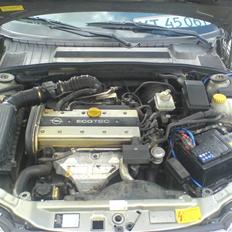 Opel Vectra b 2.0i   SOLGT!!