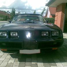 Pontiac Firebird Trans Am 