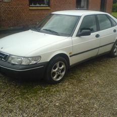 Saab 900 2.0 S SOLGT