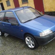 Peugeot 106 Total skadet. 