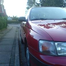 Toyota Carina E 1,6 Commander