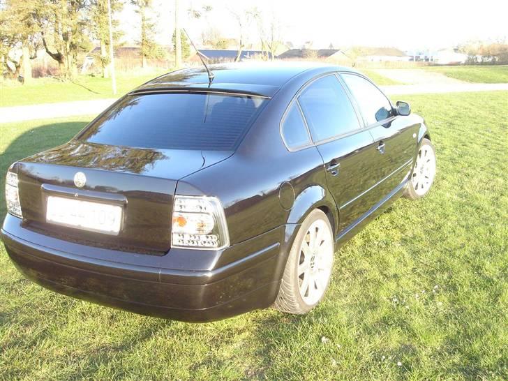 VW Passat 1,8 T SOLGT billede 2