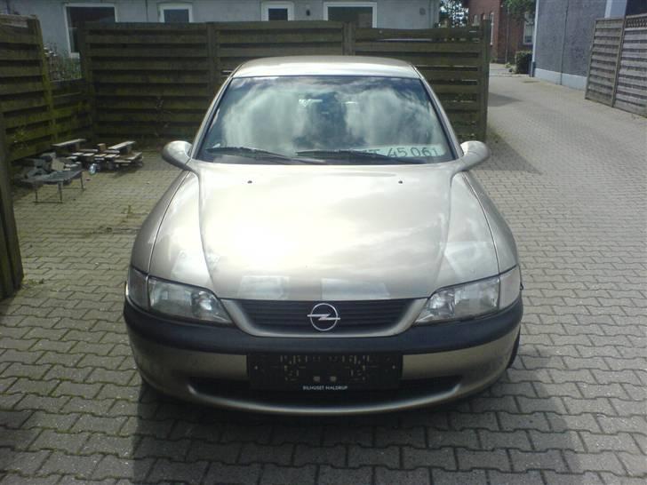 Opel Vectra b 2.0i   SOLGT!! billede 4