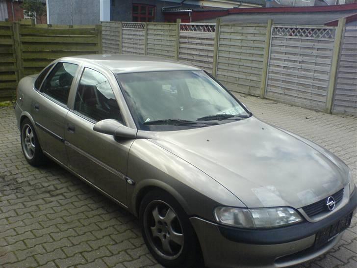 Opel Vectra b 2.0i   SOLGT!! billede 5
