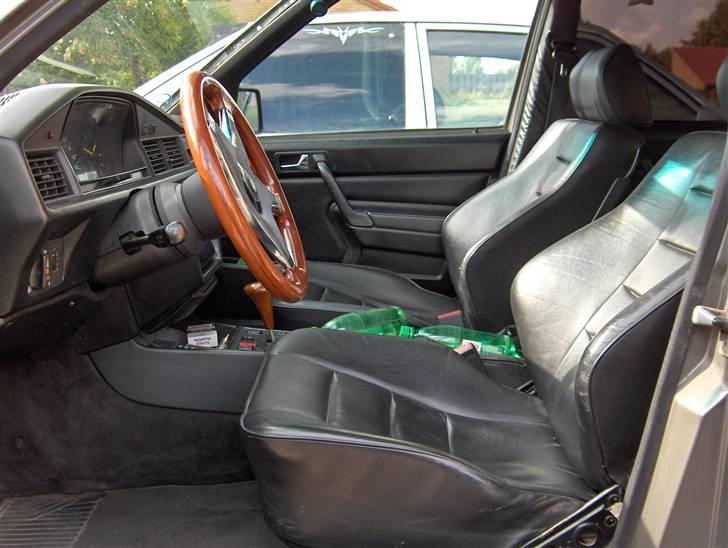 Mercedes Benz 190E SOLGT billede 2