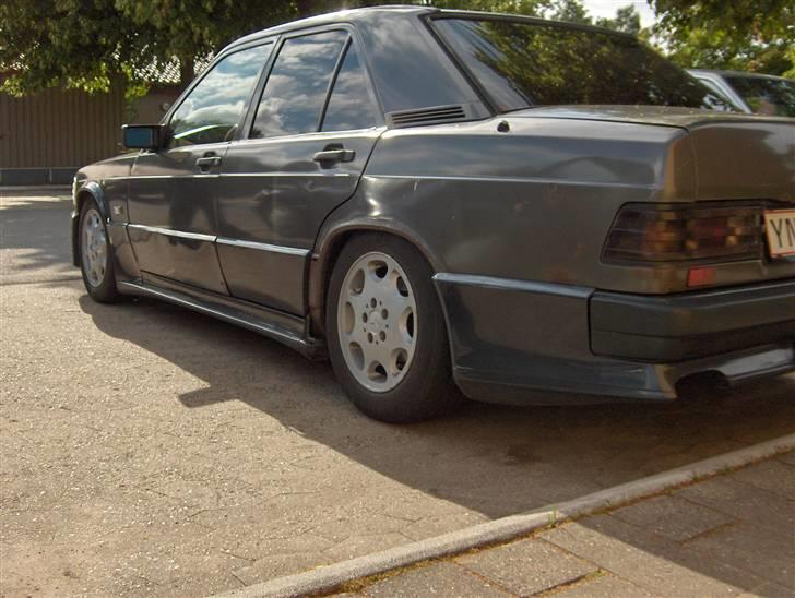 Mercedes Benz 190E SOLGT billede 6