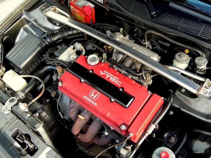 Honda Civic VTi "Solgt" - Integra Type R motor, Mugen Tårnstiver, Letvægt tørbatteri, gennemført clean stil uden synlige ledninger. billede 16