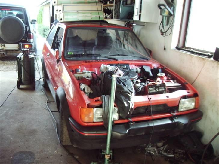 Ford fiesta XR2 *solgt* - se stakkels bil i garage... venter bare på at komme ud og ræse igen... billede 7