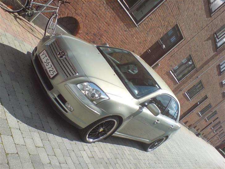 Toyota Avensis billede 14
